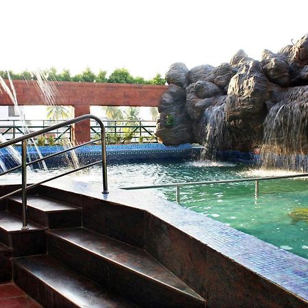 Parklane Hotel Mysore Esterno foto