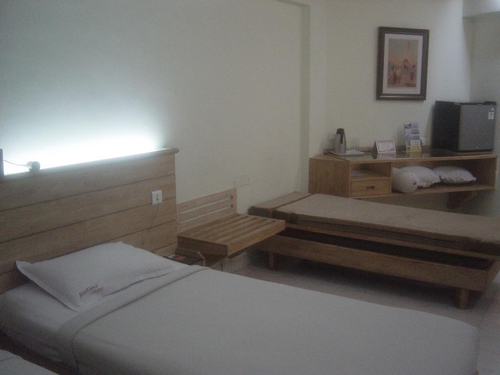 Parklane Hotel Mysore Esterno foto