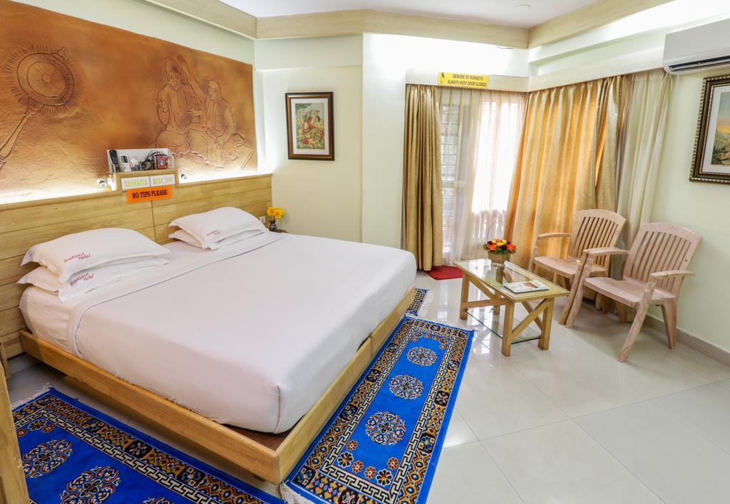 Parklane Hotel Mysore Esterno foto